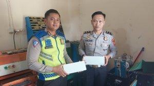 plat-nopol-putih-mulai-berlaku-di-wilayah-polres-okut.jpg