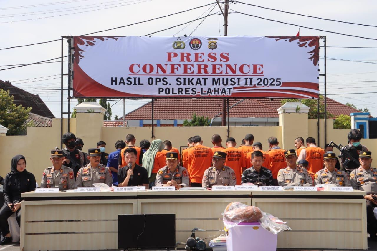 2-Minggu-Operasi-Sikat-II-Musi-2025-di-Lahat-108-Kasus-Premanisme-Diungkap-Polisi.jpg