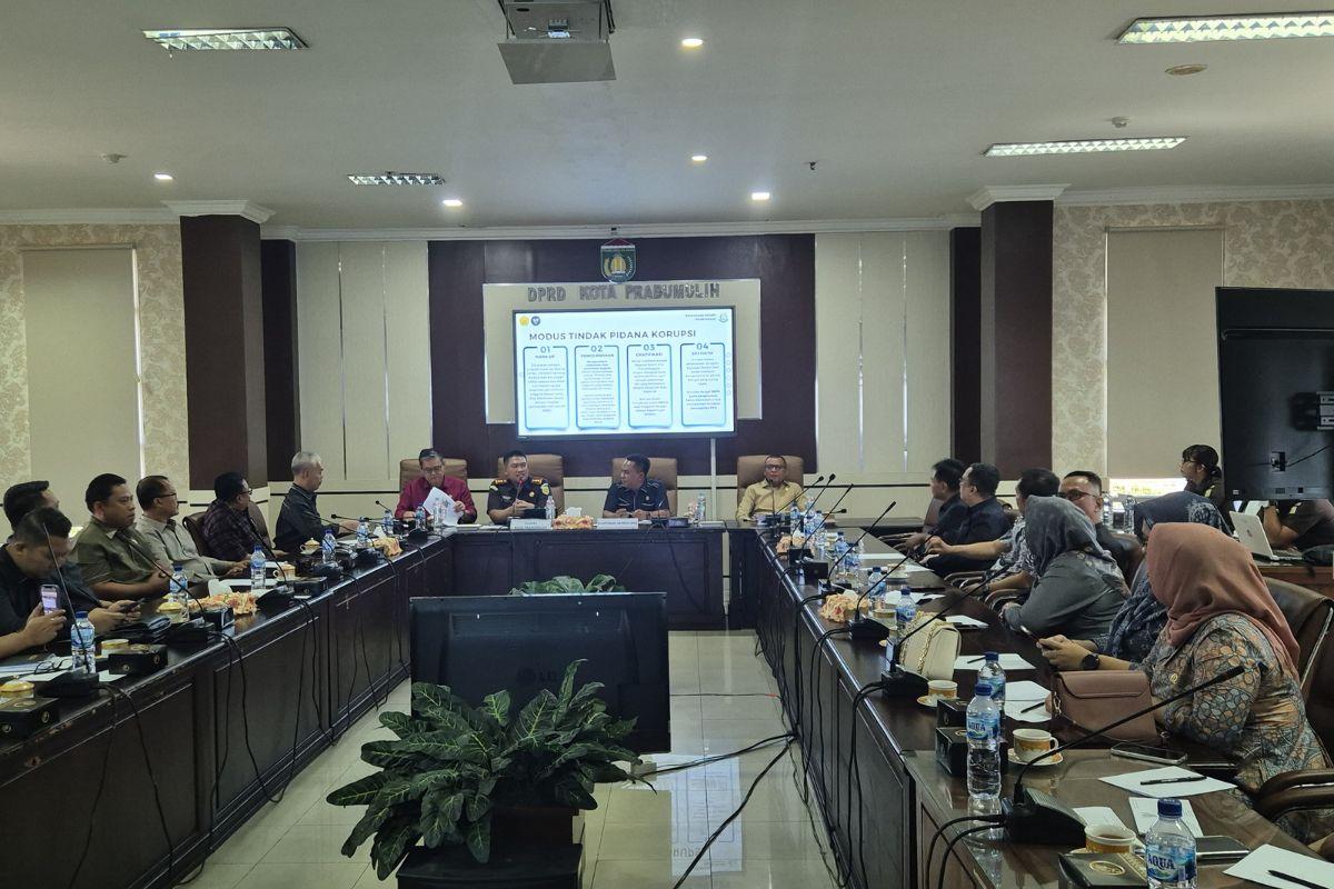 30-Anggota-DPRD-Prabumulih-Ikuti-Bimtek-Anti-Korupsi-Tak-Ingin-Bermasalah-Hukum-Saat-Jalankan-Fungsi.jpg