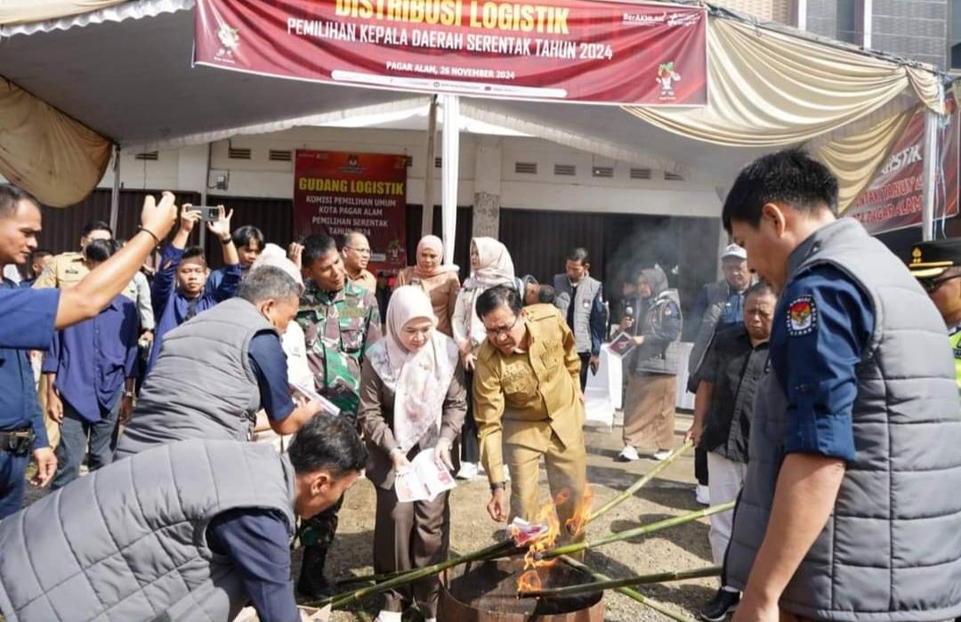 485-Surat-Suara-Pilkada-2024-di-Pagar-Alam-Dimusnahkan-KPU-110614-Surat-Suara-Didistribusikan.jpg
