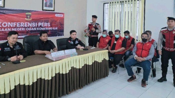 6 Tersangka Dari 2 Kasus Korupsi, Serta Uang Rp 748 Juta Diserahkan Kejari OKI ke JPU