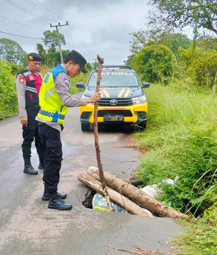Ada-21-Titik-Jalan-Berlubang-di-Jalur-Pali-Musi-Rawas-Pemudik-Diminta-Waspada-Apalagi-Malam.jpg