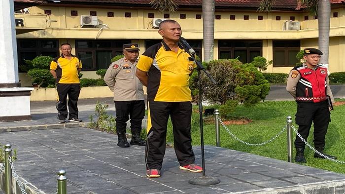 Ajak-Personel-Tingkatkan-Kedisiplinan-Kabag-SDM-Polres-Ogan-Ilir-Pimpin-Olahraga-Bersama.jpg