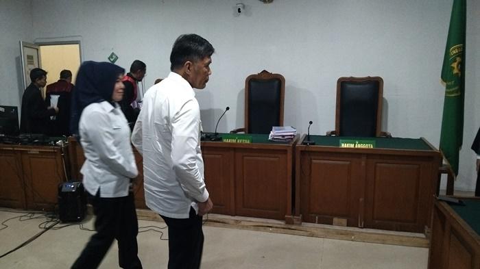 Alasan-Jaksa-Tuntut-Fitrianti-Agustinda-Suami-85-Tahun-Penjara-Kasus-Korupsi-PMI-Berbelit-belit.jpg