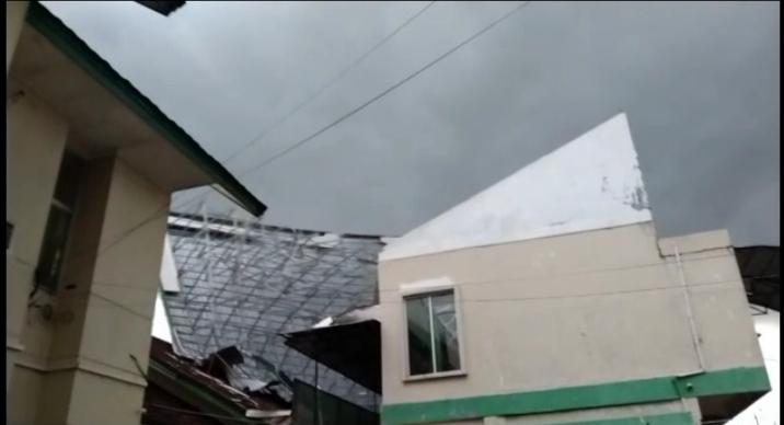 Dihantam Angin Kencang Atap Gedung RSUD Talang Ubi Pali Roboh, Pelayanan Ditutup Sementara