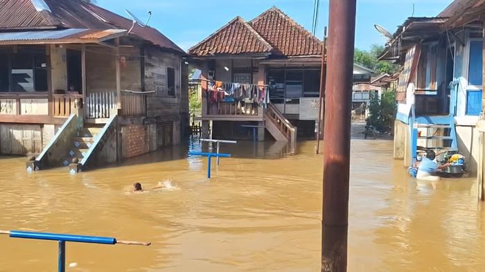 BREAKING-NEWS-Hujan-Deras-Picu-Banjir-di-Talang-Ubi-PALI-Ratusan-Rumah-Terdampak.jpg