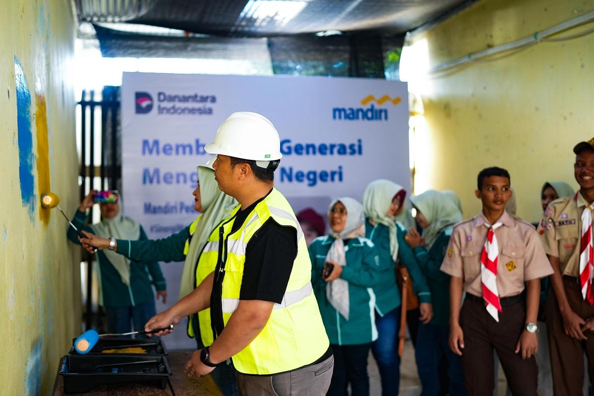 Bank-Mandiri-Region-IISumatera-2-akan-memperkuat-sarana-dan-prasarana-di-2-dua-sekolah.jpg