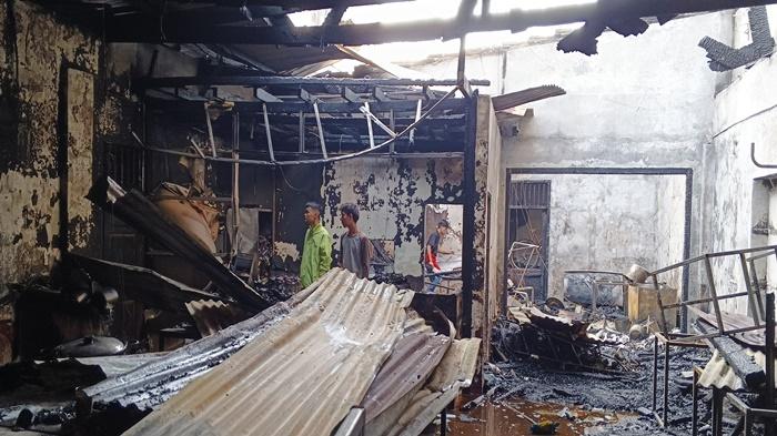 Baru-Buka-4-Bulan-Ruko-Mie-Ayam-di-Lubuklinggau-Kebakaran-Pemilik-Rugi-Ratusan-Juta-Rupiah.jpg