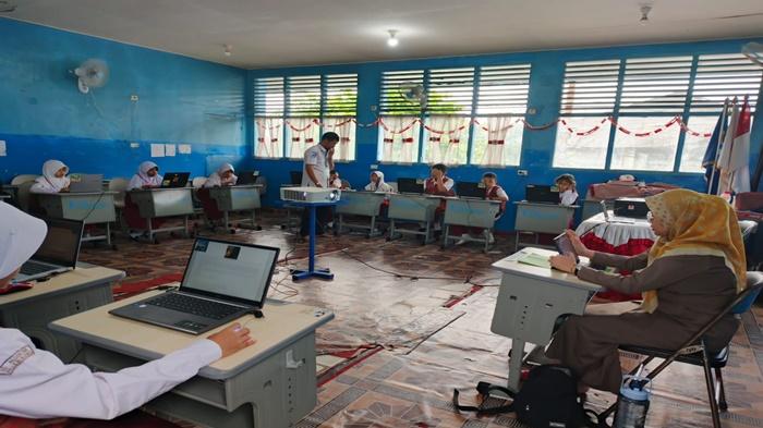 Belum Dapat Bantuan Chromebook, SDN 141 Palembang Pakai Laptop Sekolah & Guru untuk ANBK