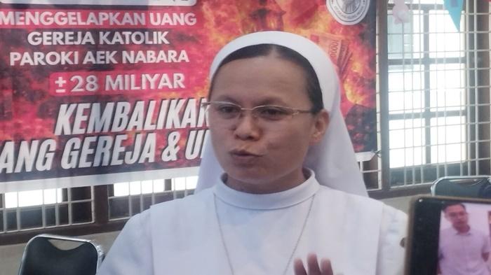 Bendahara-Credit-Union-CU-Paroki-Aek-Nabara-Suster-Natalia-Situmorang.jpg
