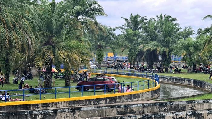 Libur Panjang Isra Miraj dan Imlek,Bendung Perjaya Jadi Tempat Rekreasi Favorit Masyarakat OKU Timur