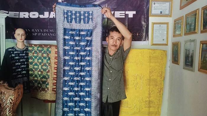 Berdayakan 50 Ibu Rumah Tangga, UMKM Seroja Songket di OKI Jaga Warisan Lewat Motif Perahu Kajang