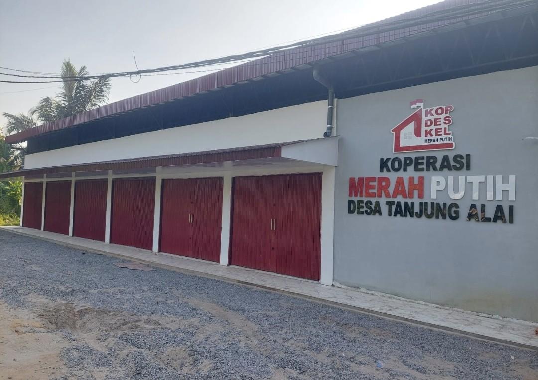 Respons Cepat Kodim 0402/OKI-OI Tangani Insiden Ambruknya Kanopi Kopdes di Ogan Ilir - Tribunsumsel.com