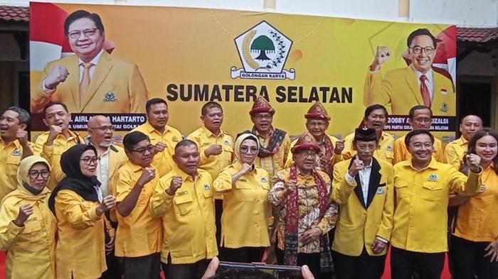 Berita-Pemilu-2024-Akbar-Tandjung-Turun-Gunung-Ingin-Golkar-Kembali-Mengulangi-Kejayaan-2024.jpg