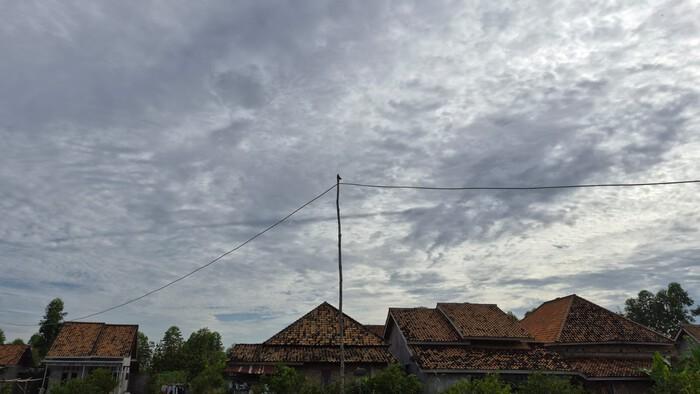 Prakiraan Cuaca Rabu 15 April 2026, Hujan Ringan Dominasi OKU Timur