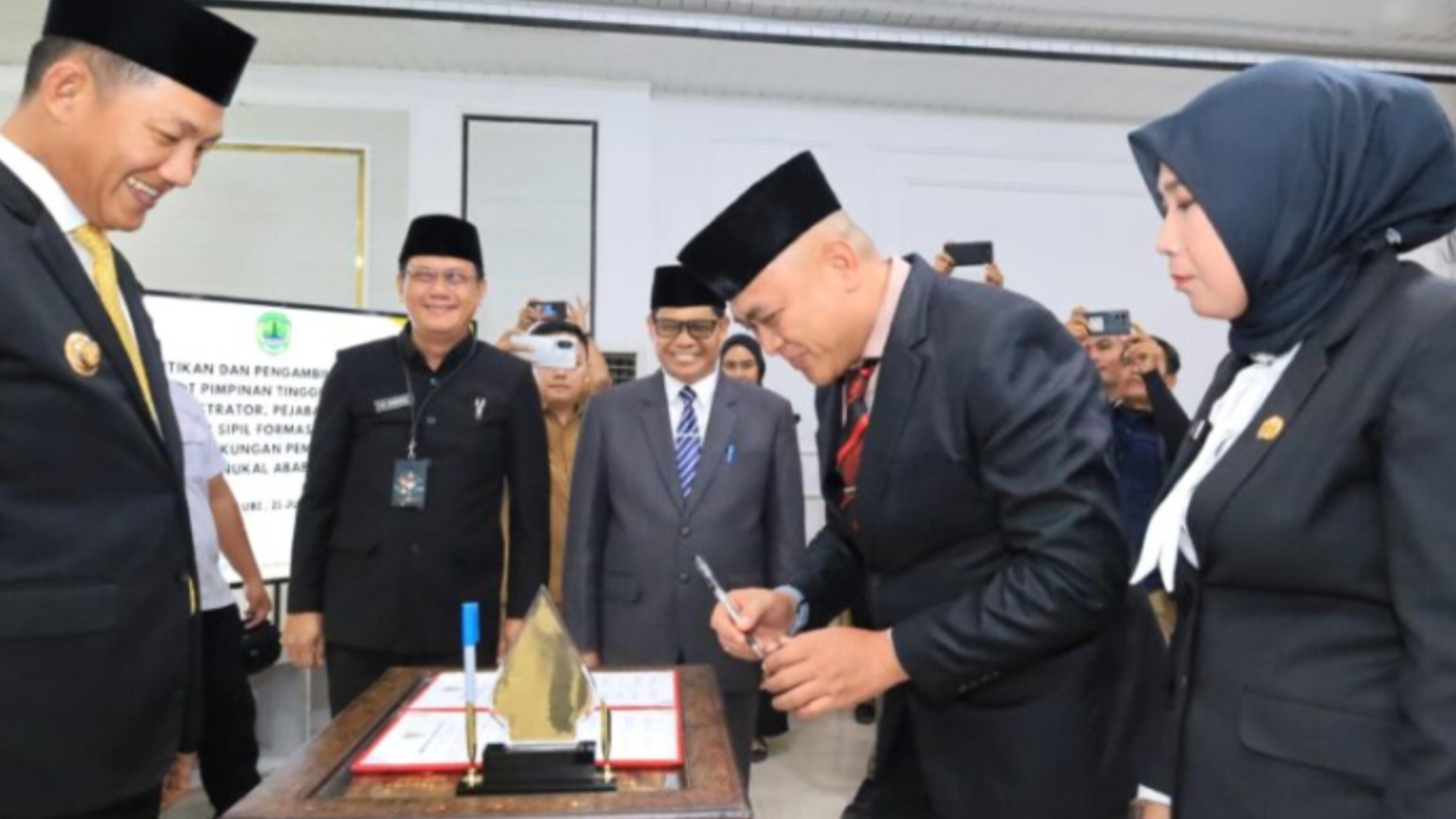 Daftar 9 Pejabat di Pemkab PALI yang Resmi Dilantik Oleh Asgianto, Beberapa Kadis Definitif