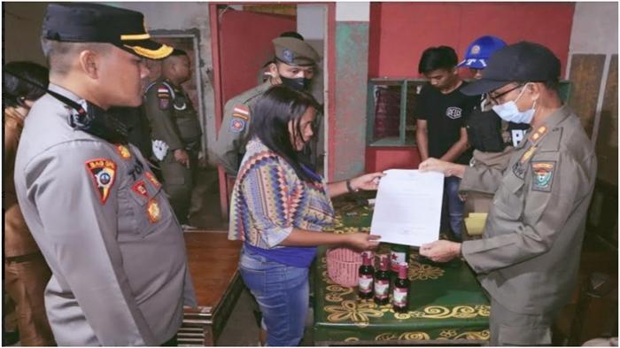 Di-Muara-Enim-polisi-menangkap-lima-orang-berikut-enam-sepeda-motor-yang-terlibat-tawuran.jpg