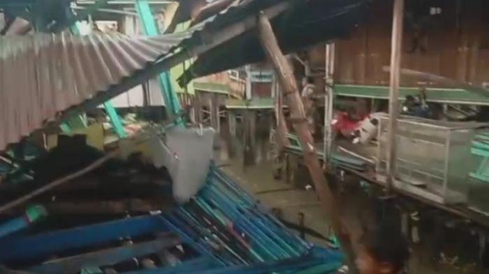 Diterjang-Angin-Kencang-Rumah-Nelayan-di-Sungsang-Banyuasin-Roboh.jpg