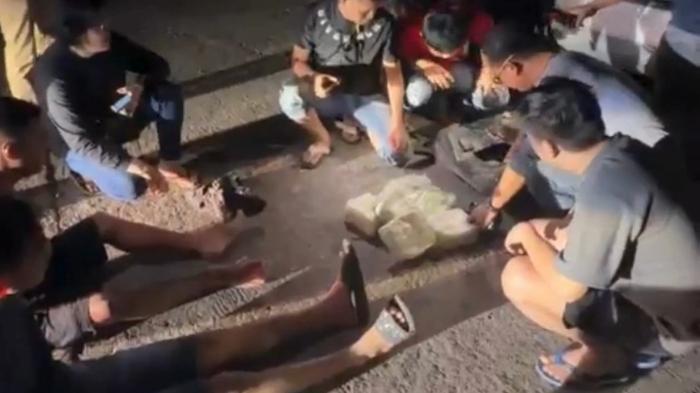 Diupah Rp300 Juta Untuk Bawa 10 Kg Sabu ke NTB, 2 Warga Aceh Ditangkap Polda Sumsel di Palembang - Tribunsumsel.com
