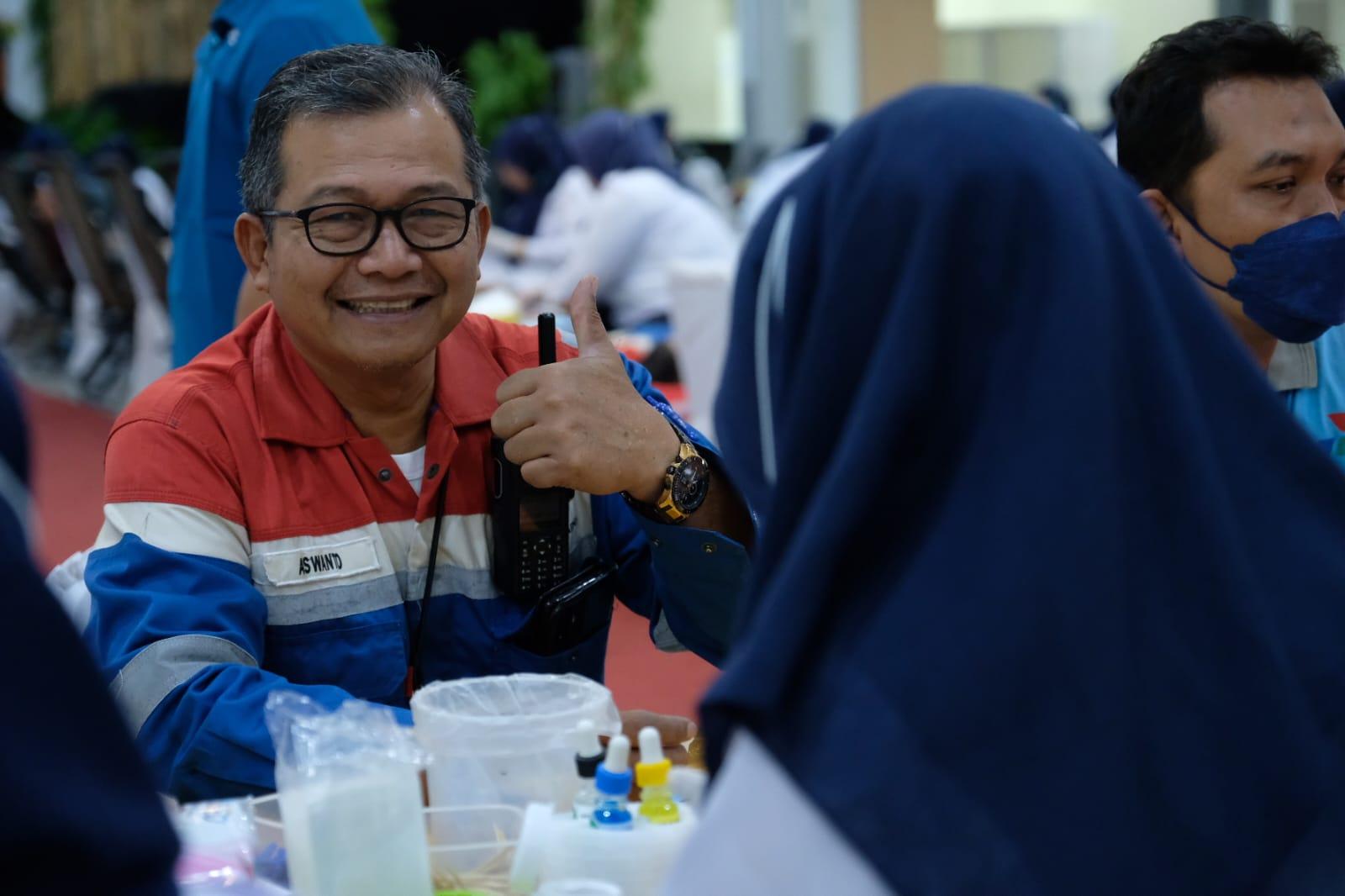 Peringati HUT ke-66 Pertamina, Puluhan Pekerja Kilang Pertamina Plaju Ramai-ramai Donor Darah