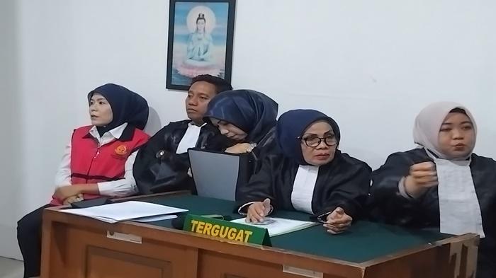 BREAKING NEWS: Eks Wawako Fitrianti Agustinda & Suami Sidang Perdana, Kasus Korupsi PMI Palembang