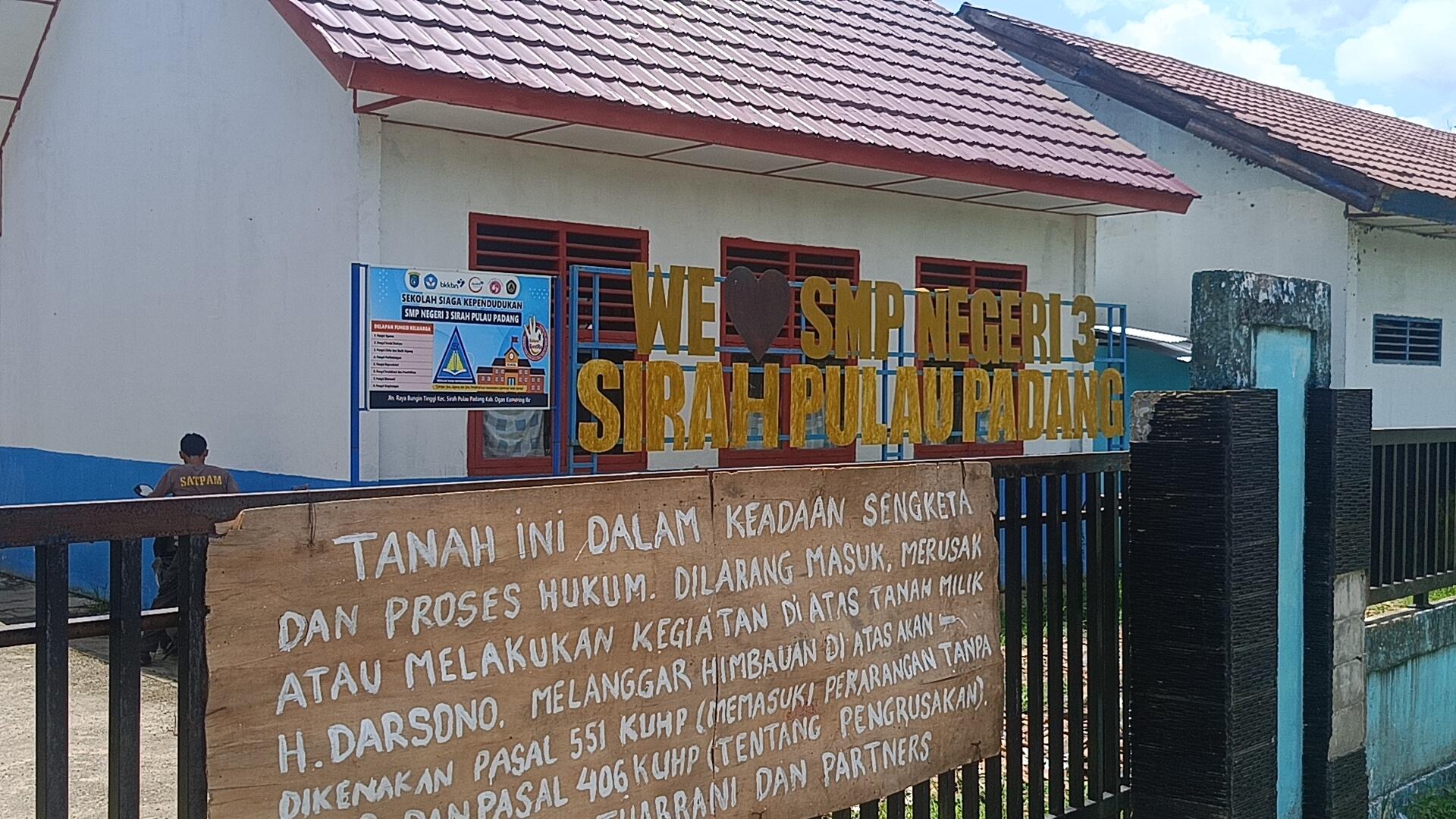 Gerbang Sekolah Disegel Pemilik, Ratusan Pelajar di Bungin OKI Kini Bingung dan Ketakutan