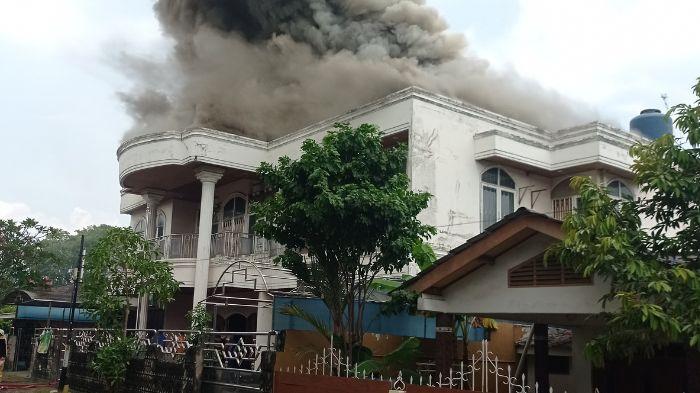 Gudang-Mebel-di-Jalan-Hoki-Palembang-Terbakar-Dulu-Pernah-Ditinggali-Eks-Wagub-Sumsel-Satya-Nazori.jpg