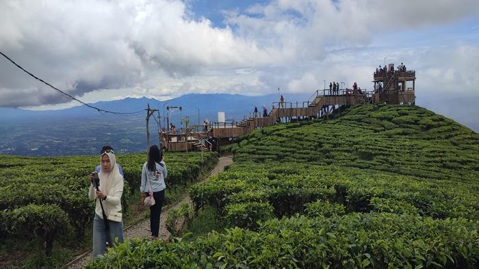 Gunung Dempo Erupsi, Kunjungan Wisatawan ke Objek Wisata Tetap Ramai