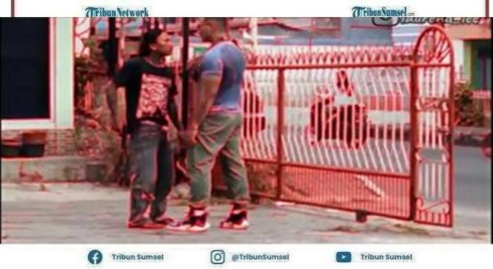 Heboh Tukang Prank Ini Ketakutan Setengah Mati Saat Palak Anak Punk, Ternyata Intel Pegang Pistol