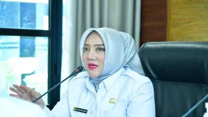 Hj-Ratna-Machmud-Bupati-petahana-yang-dipastikan-bakal-maju-di-Pilkada-Musi-Rawas-tahun-2024.jpg