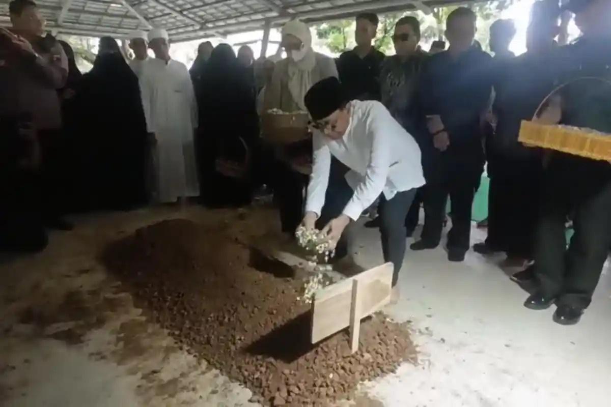 Istri-Wiranto-yang-kerap-disapa-Uga-Wiranto-dimakamkan-di-Kompleks.jpg