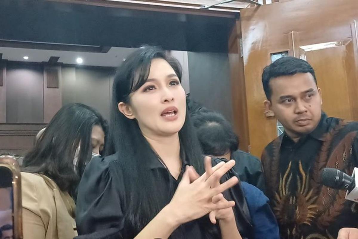 Istri-terdakwa-kasus-dugaan-korupsi-di-PT-Timah-Tbk-Harvey-Moeis-Sandra-Dewi.jpg