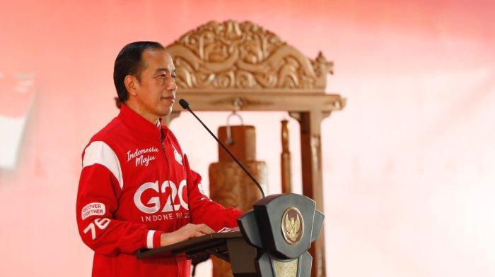 Jokowi-menghadiri-Rakernas-V-Projo-di-Balai-Perekonomian-Desa-Balkondes-Ngargogondo.jpg