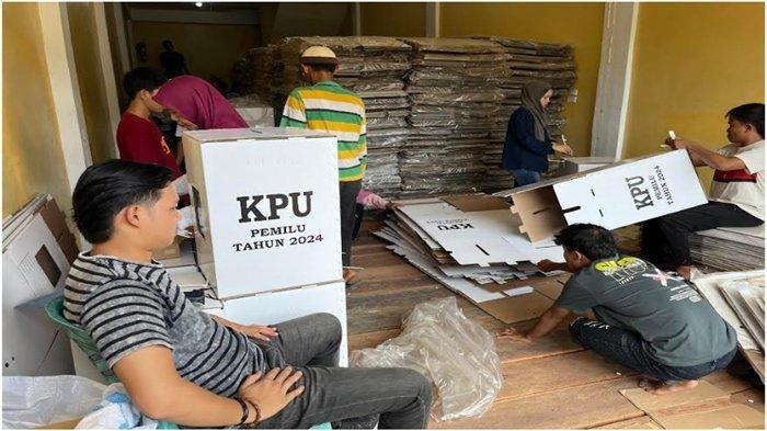 KPU-Sumsel-Pastikan-H-1-Distribusi-Logistik-Pilkada-2024-di-Sumsel-Sudah-Tiba-di-TPS.jpg