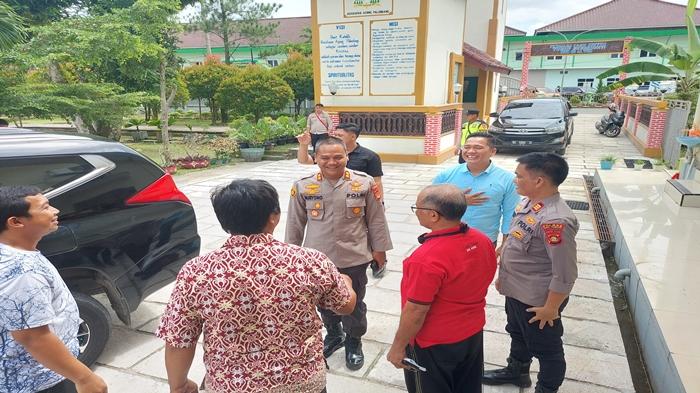 Kapolres-OKU-Timur-AKBP-Nuryobo-cek-keamanan-gereja.jpg