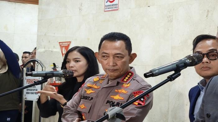 Kapolri-Jenderal-Listyo-Sigit-Prabowo-usai-rapat-Komisi-III-DPR-RI.jpg