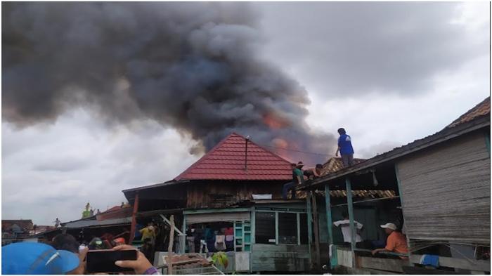 Kebakaran-di-Lorong-Siliwangi-5-Ulu-Kecamatan-Seberang-Ulu-1-Palembang.jpg