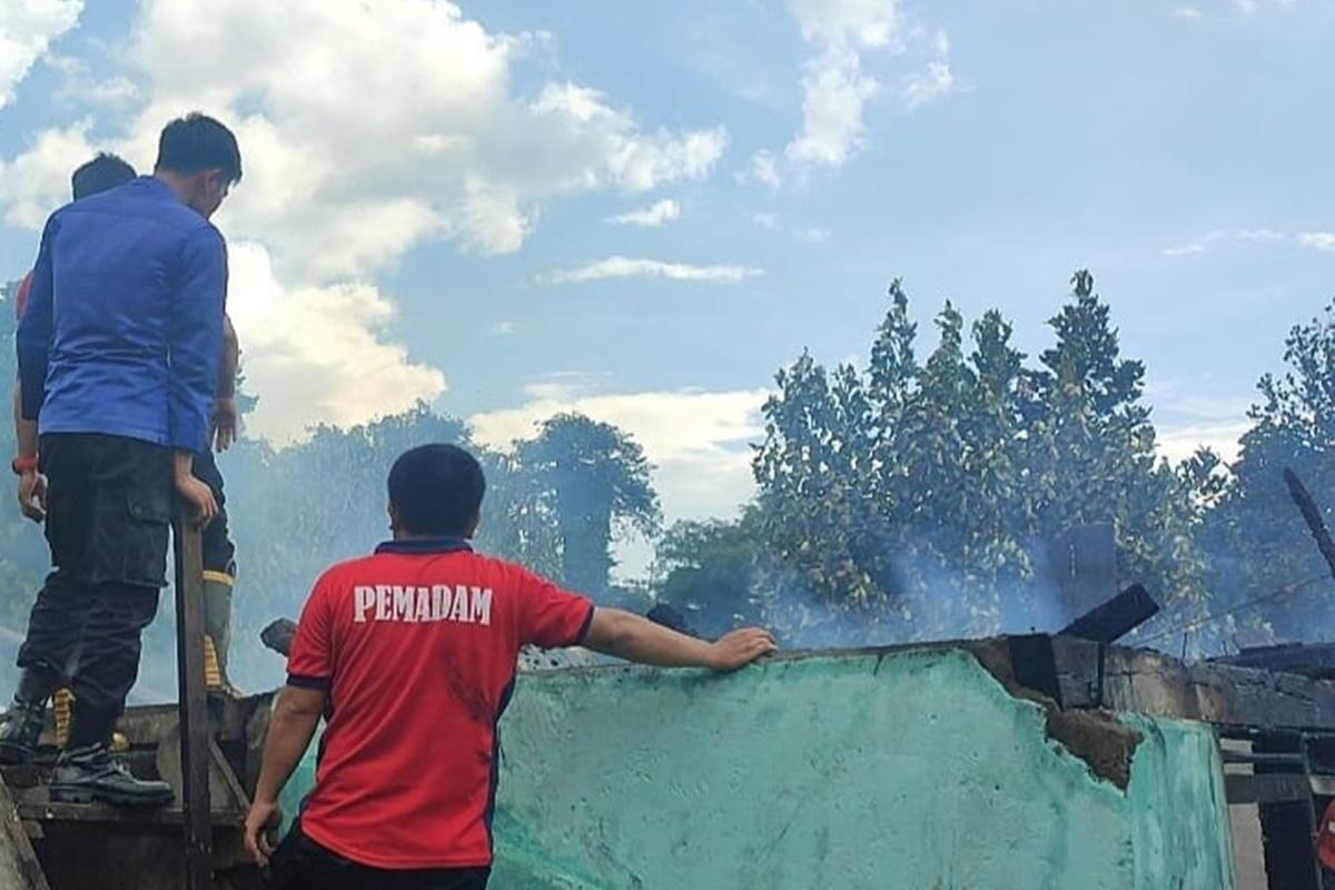 Kebakaran-di-Lubuklinggau-Hanguskan-Rumah-di-Gang-Sempit-Damkar-Sempat-Kesulitan-Sampai-ke-Lokasi.jpg