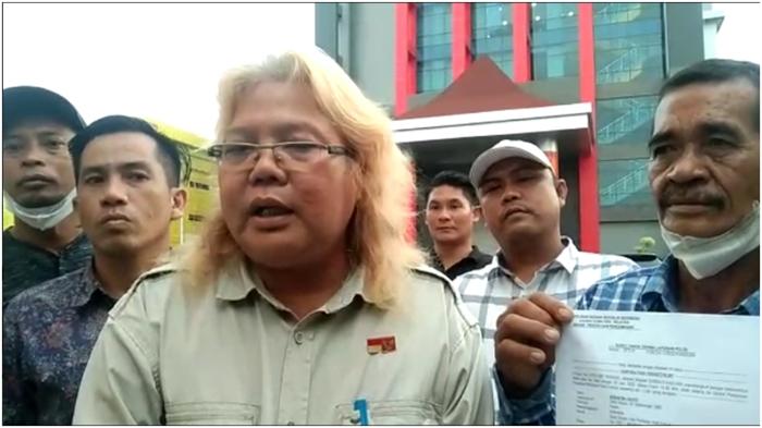 Keluarga-almarhum-Ari-Putra-28-tahanan-tewas-di-sel-Polres-Empat-Lawang-lapor-Propam-Polda-Sumsel.jpg
