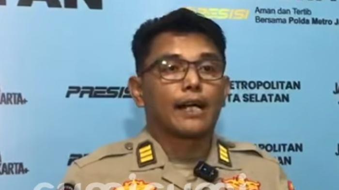 Kepala-Seksi-Humas-Polres-Metro-Jakarta-Selatan-AKP-Joko-Adi-ungkap-dalam-laporan.jpg