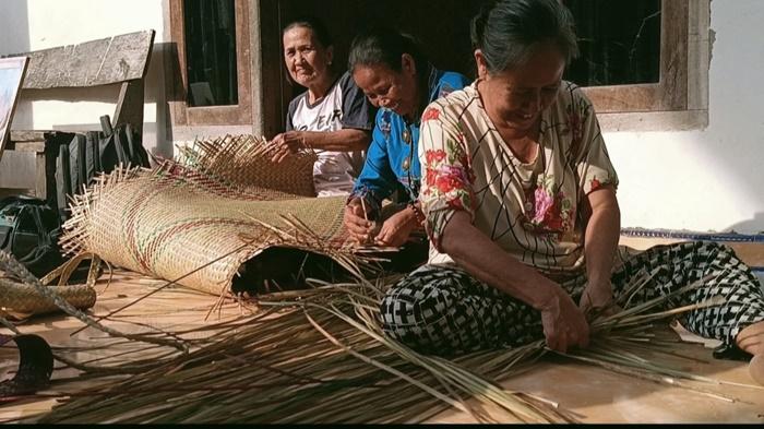 Mengenal Kerajinan Tangan Tanaman Purun, Ditekuni Emak-emak di Desa Lebuh Rarak OKI