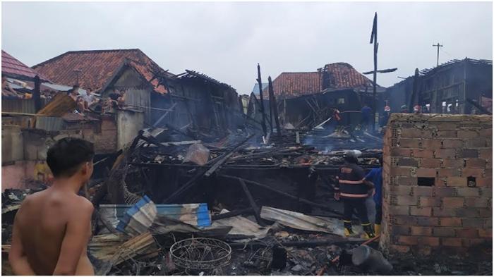 Kesaksian-warga-lokasi-kebakaran-di-Jalan-KH-Azhari-Lorong-Siliwangi-5-Ulu.jpg
