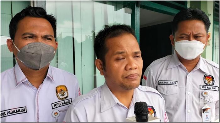 Ketua-KPU-OKI-Deri-Siswadi-soal-PAW-DPRD-OKI.jpg