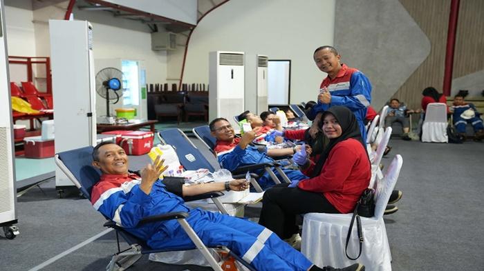 Kilang-Pertamina-Plaju-Berhasil-Kumpulkan-1088-Kantong-Darah-di-Momen-HUT-ke-8-PT-KPI.jpg