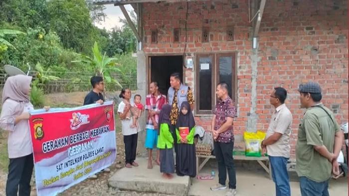 Kisah Haru 2 Bocah Yatim Piatu di Lahat, Hidup Prihatin Bersama Kakek Nenek, Jadi Anak Asuh Polisi - Tribunsumsel.com