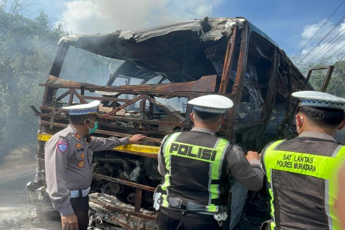 Kondisi-bus-ALS-kecelakaan1.jpg