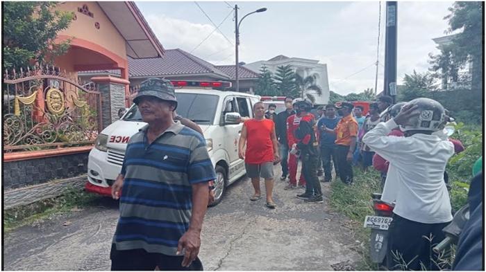 Korban-tertimpa-rumah-roboh-tewas-d-lokasi.jpg