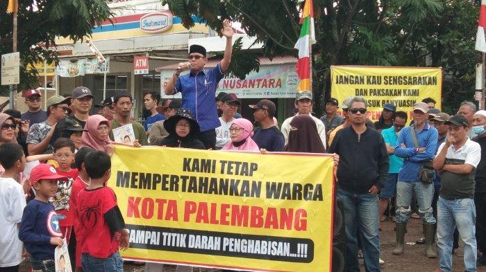 LURAH-JAKABARING-SELATAN-BUNGKAM-WARGA-TEGAL-BINANGUN-DEMO.jpg