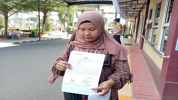 Lagi-Pangku-Anak-di-Angkot-Ayah-di-Palembang-Ditikam-Berkali-kali-Hingga-Bersimbah-Darah.jpg