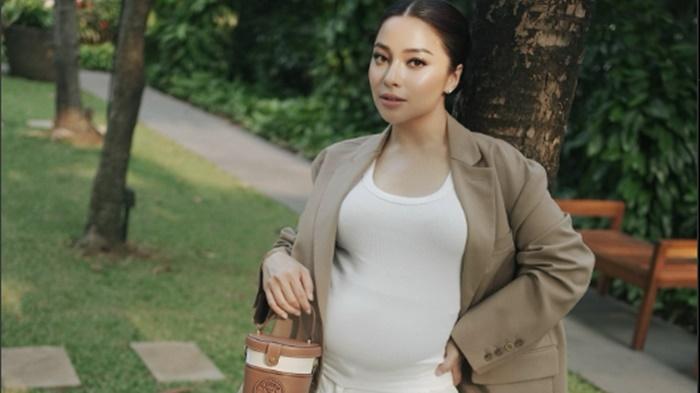 Lagi-lagi-Nikita-Willy-akan-berencana-melahirkan-anak-keduanya-di-di-Amerika-Serikat.jpg